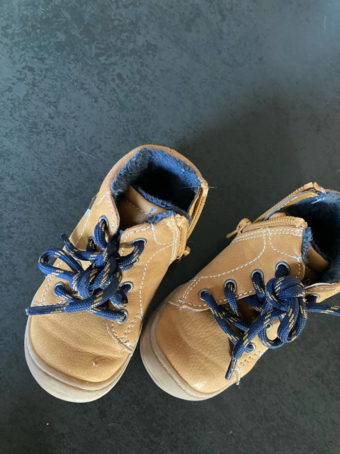 Chaussures taille 21 - photo numéro 5