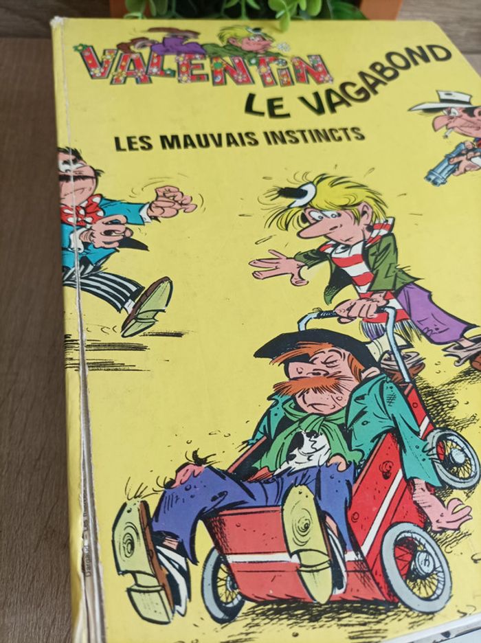 Lot de 7 bandes dessinées abimées - photo numéro 3