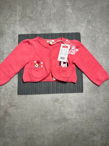 Gilet court taille 12 mois 