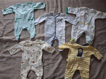 Lot de 5 pyjamas fins bébé – 1 mois