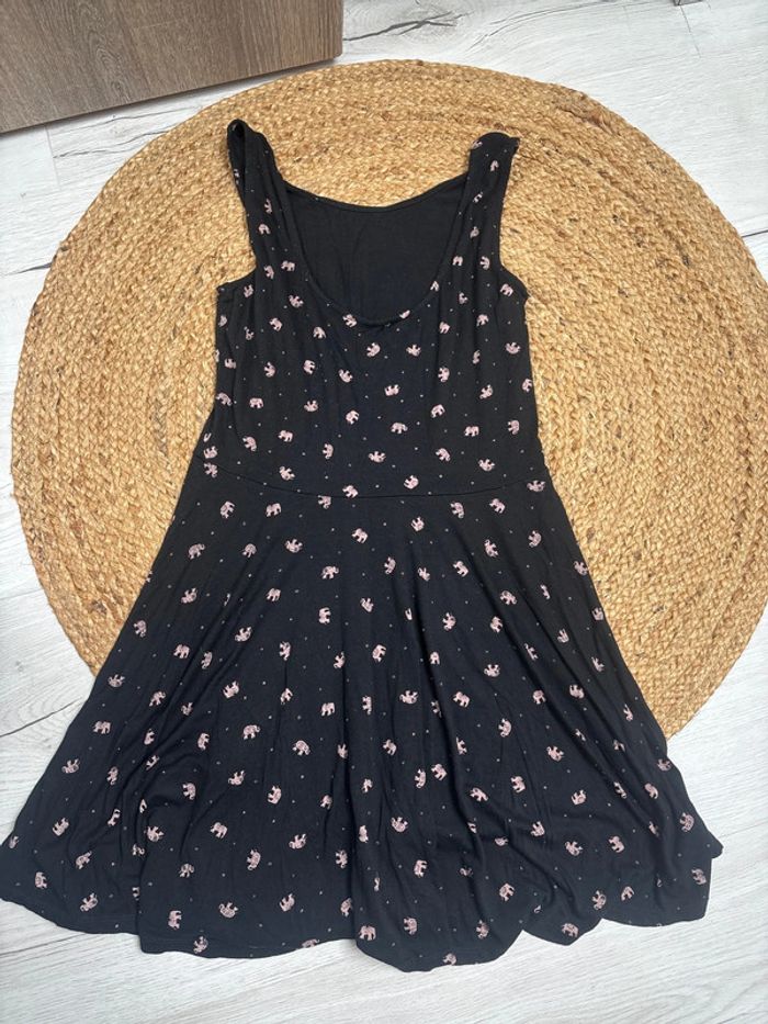 Petite robe noire, motif éléphant - photo numéro 4
