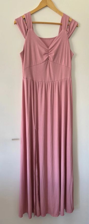 Robe longue fendue épaules tombantes XL