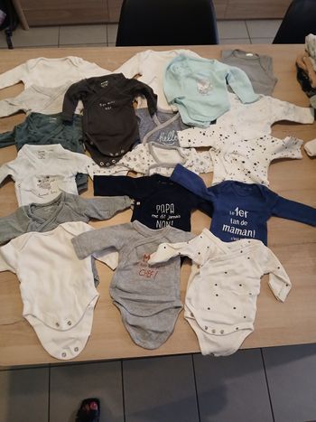 Lot 20 bodies 1 mois