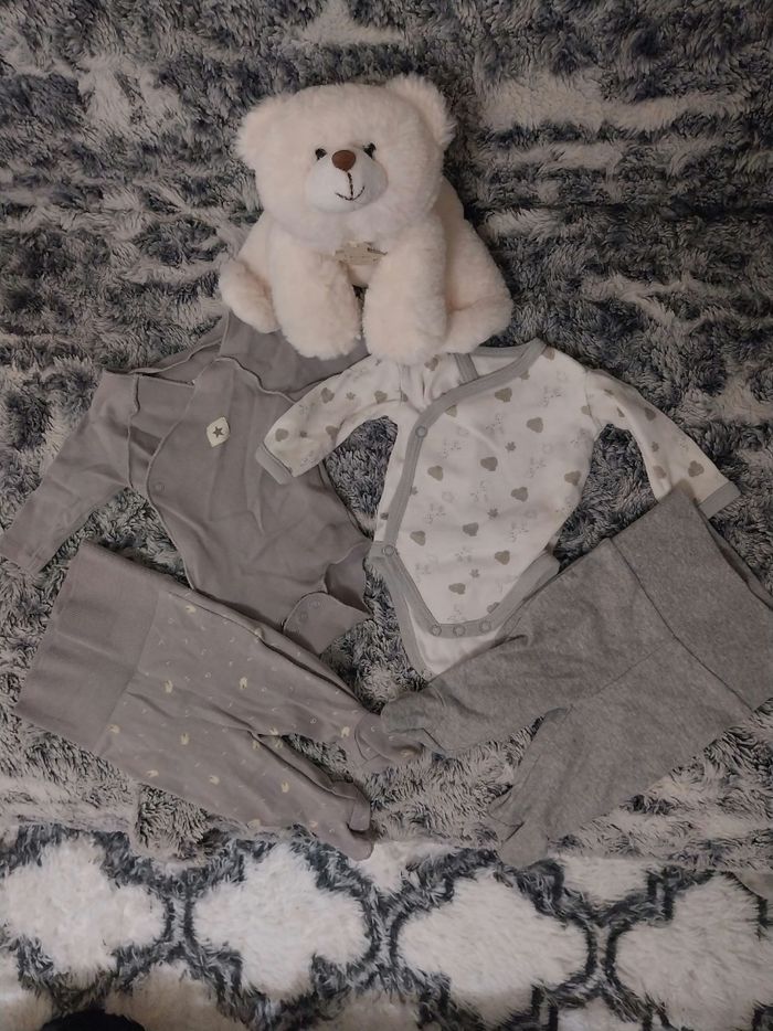 Lot vêtements 1 mois