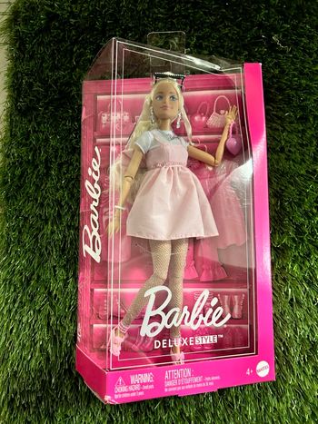 Poupée Barbie deluxe neuve