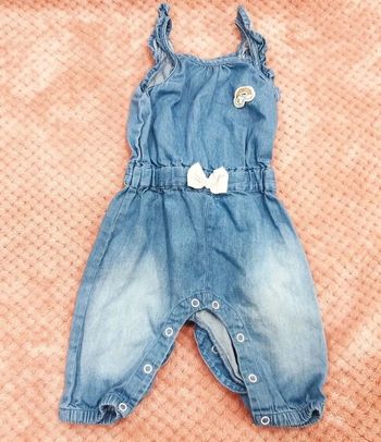 Salopette 6 mois en très bonne état