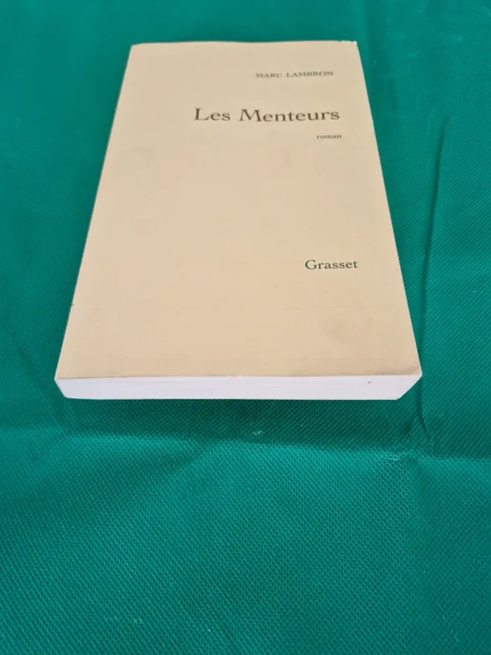 Les menteurs Marc Lambron - photo numéro 2