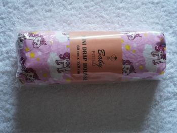 Drap housse rose avec des licornes Baby Fitted neuf Dimension 60 x 120 cm