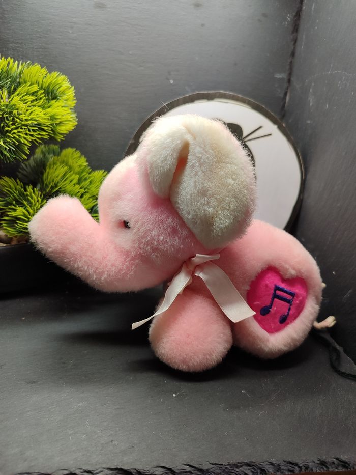 peluche éléphant rose blanc coeur note musique musical noeud queue ancien Doudou - photo numéro 1