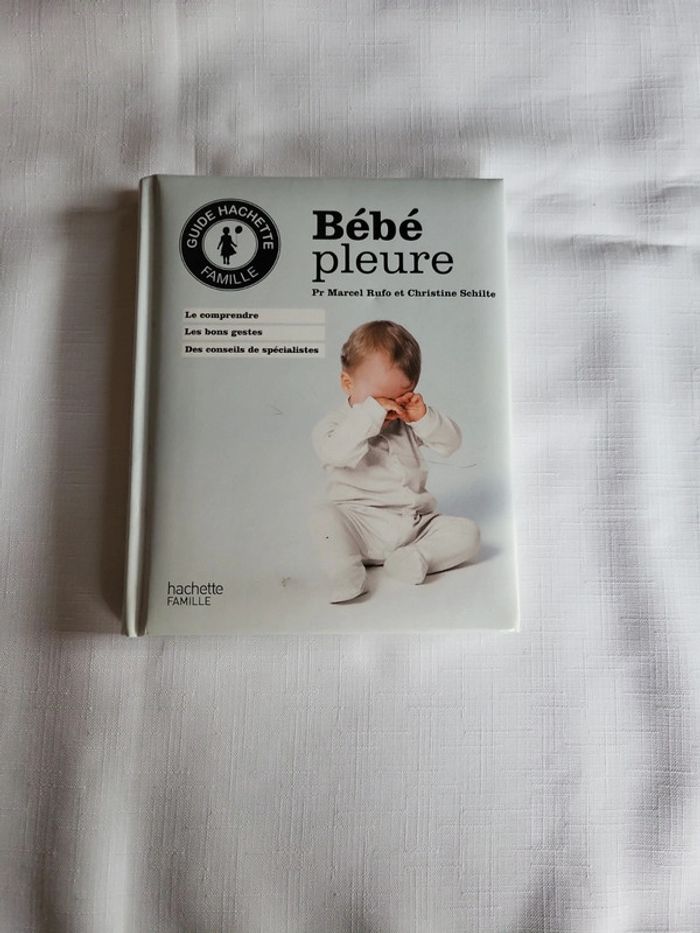 Livre bébé pleure