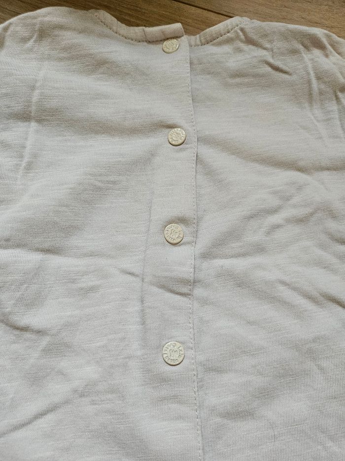 Tee shirt beige Lulu castagnette 6 mois Neuf 🌸 - photo numéro 4