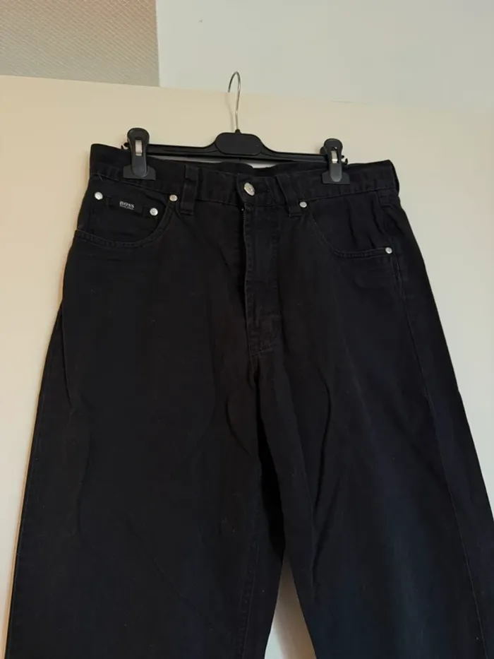 Jean droit vintage Hugo boss en bon état noir taille 40 - photo numéro 4