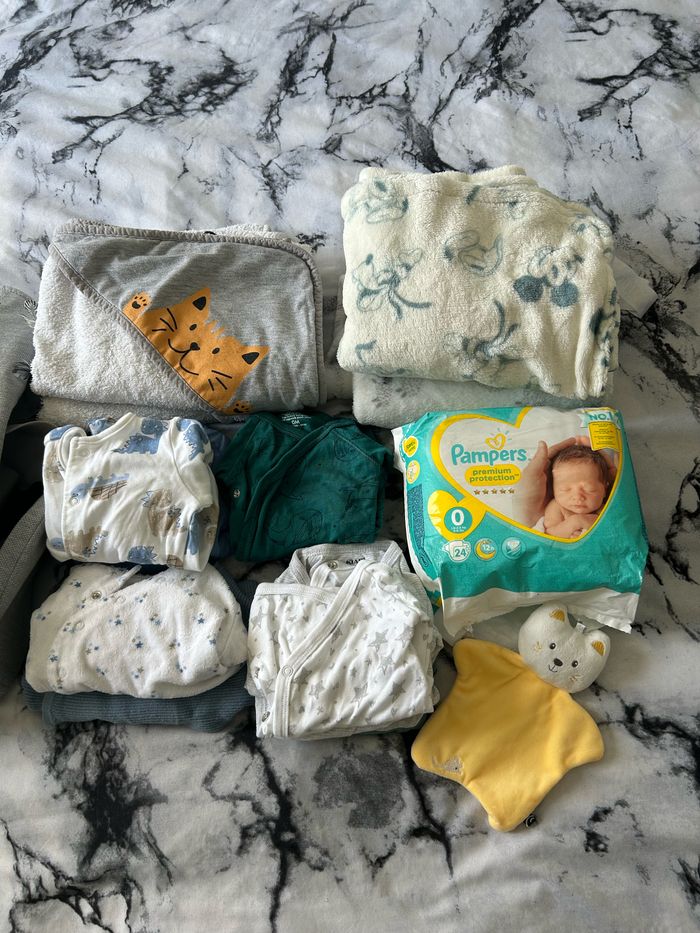 Lot de vêtements bébé 0 mois - photo numéro 3