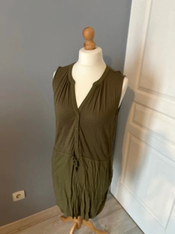 Robe kaki Mango M