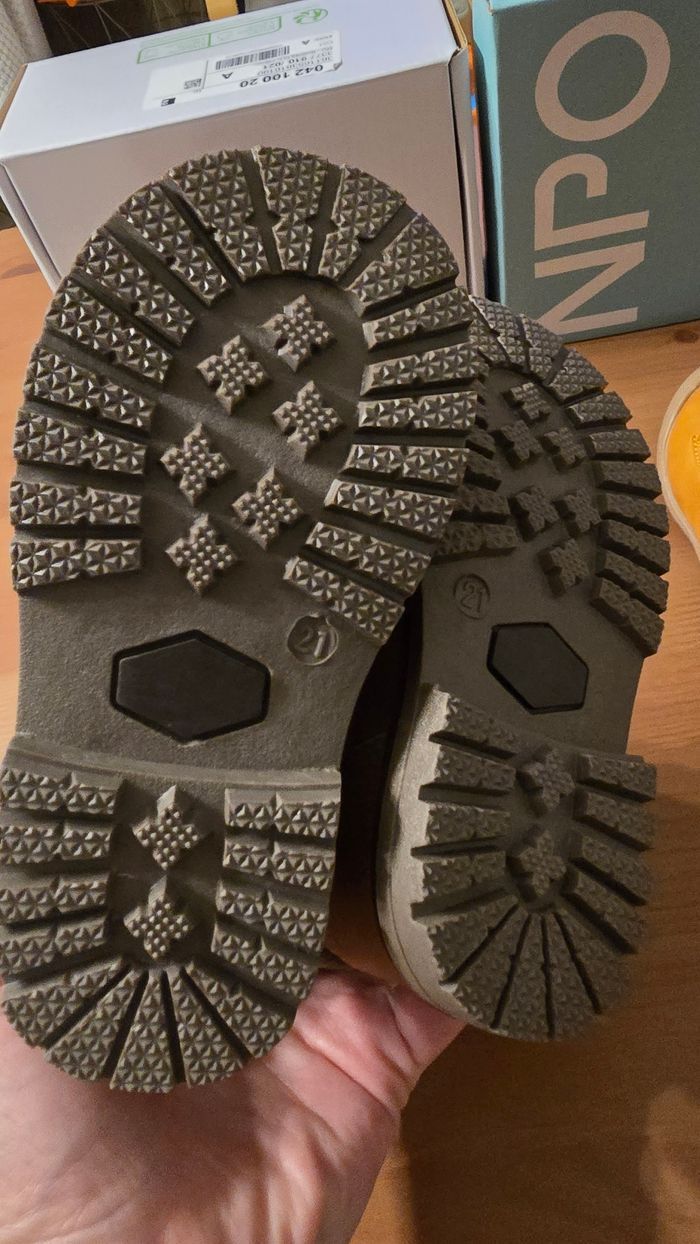 NEUVES !NON PORTÉES 🏷🏷deux paires de bottines pointure 21 et 22 garçon 👌🥰💙 - photo numéro 6