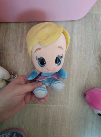 Peluche poupée cendrillon