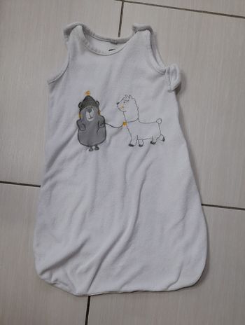 Gigoteuse
Légère
Bon état