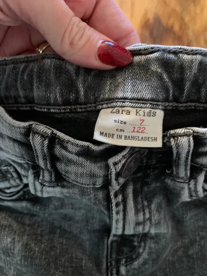 Jean Slim troué Zara taille 7 ans - photo numéro 4