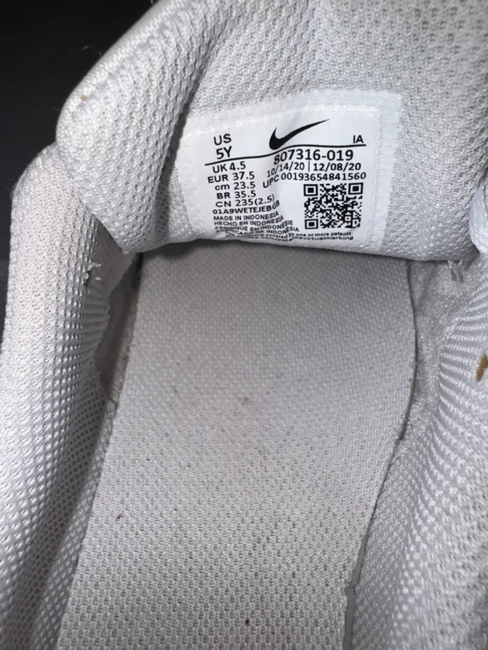 Baskets Nike pointure 37,5 - photo numéro 4