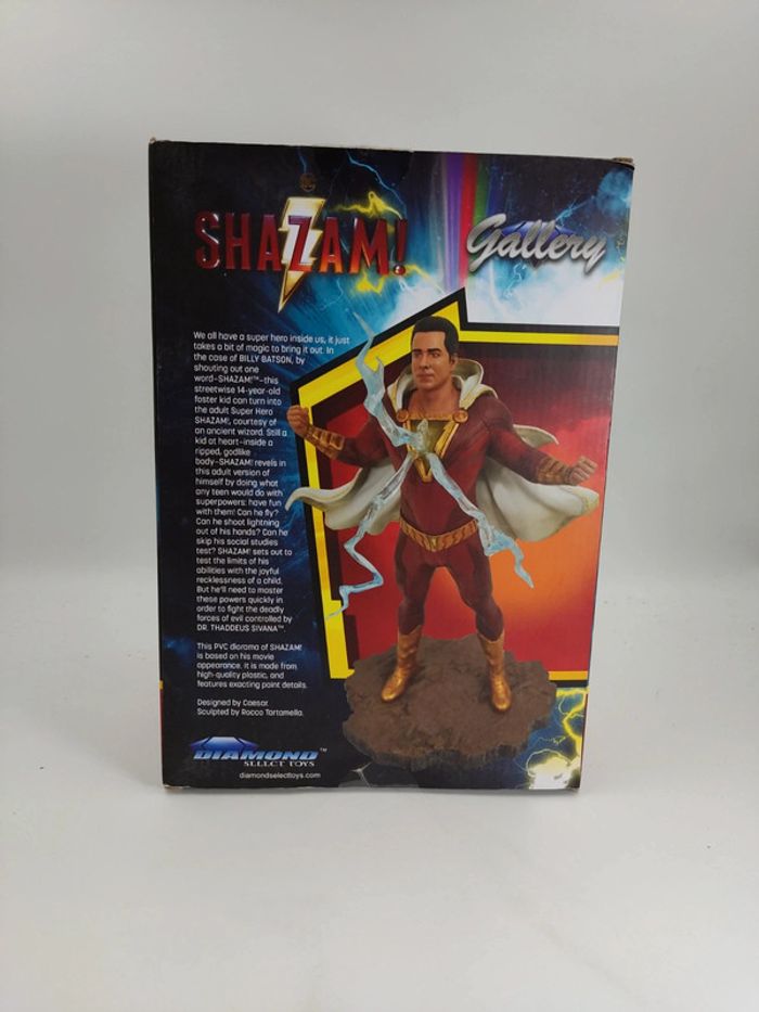 Zachary Levi As Shazam ! DC Comics Movie PVC statue Diamond Select Toys Gallery - photo numéro 3