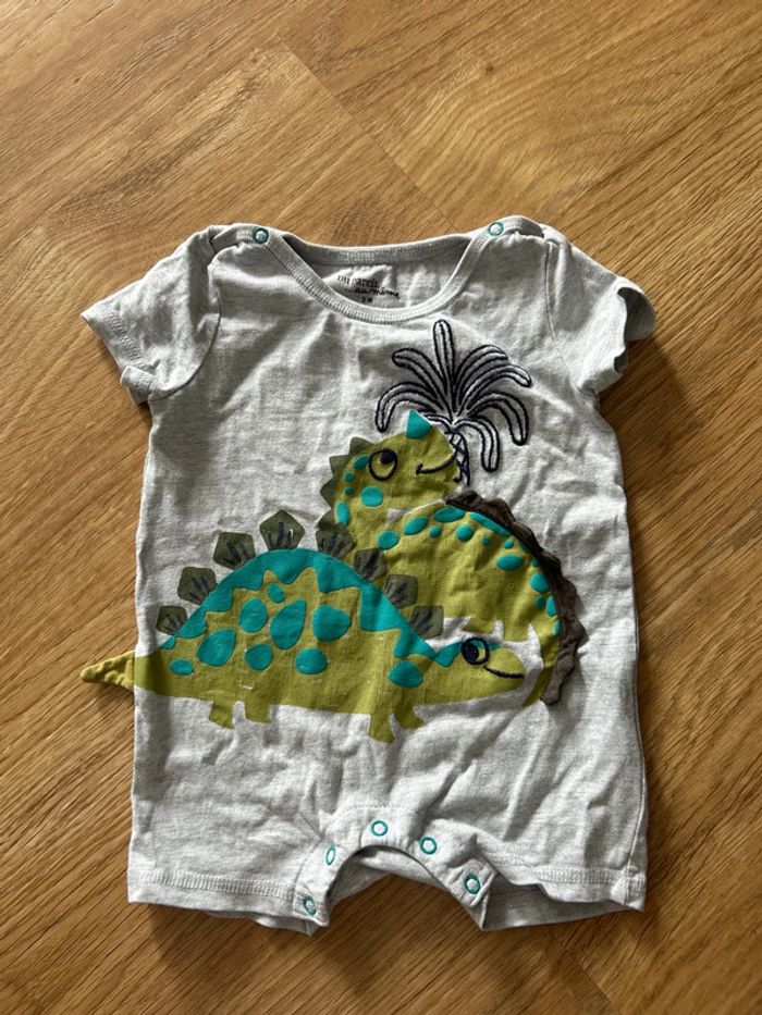 Combinaison courte du pareil au même