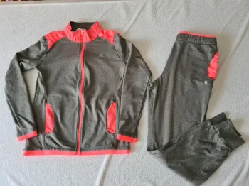 Ensemble sport Decathlon