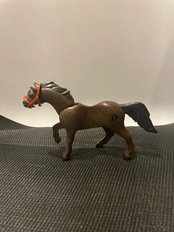 Playmobil figurine cheval mustang marron western écurie centre équestre équitation