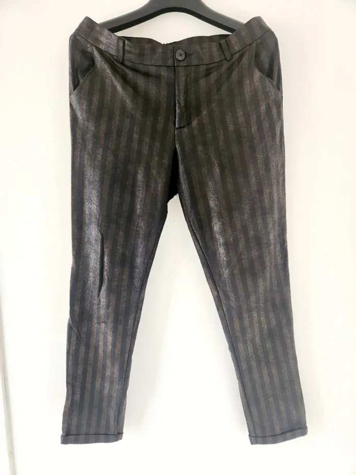 Pantalon rayé effet satiné C&S Paris – Taille XL