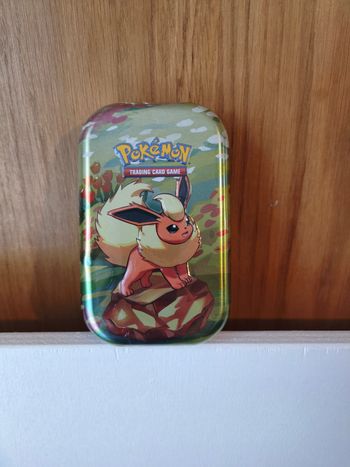 Pokémon mini tins Pyroli ev8.5 évolutions prismatiques 