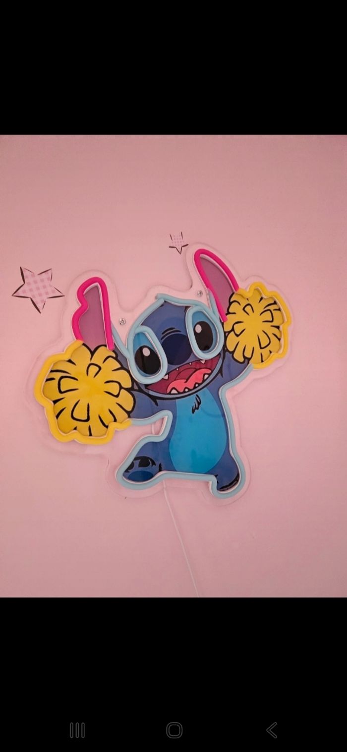 Lampe Led Stitch a accroché au mur - photo numéro 3