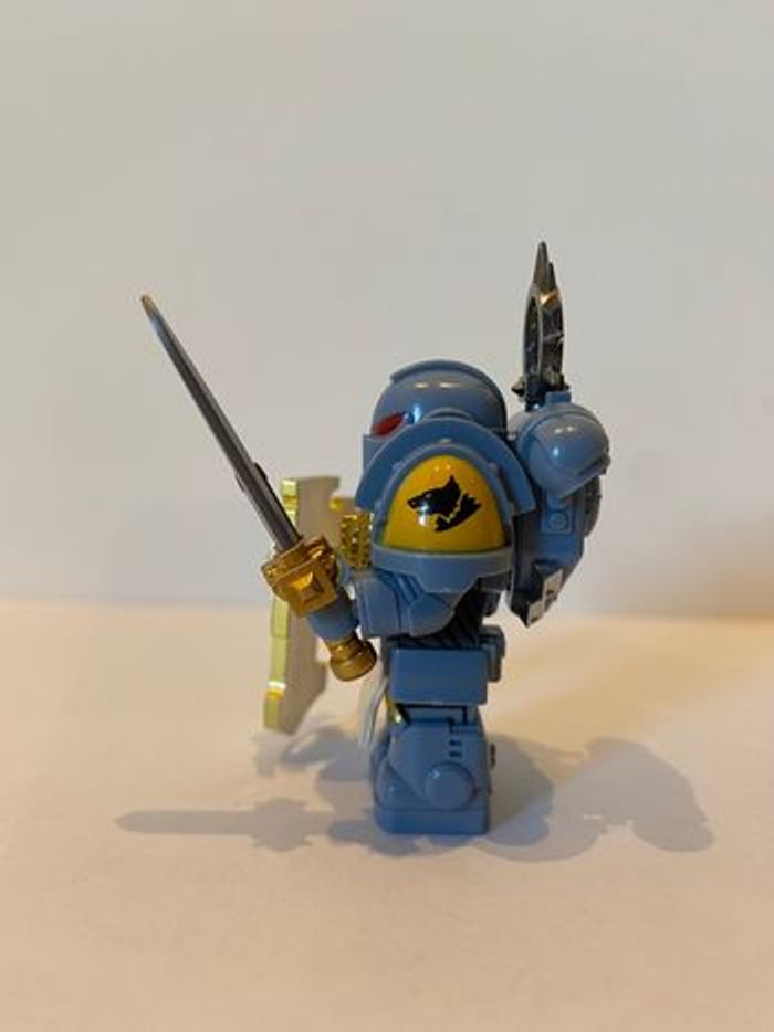 Figurine type Lego Warhammer. Warhammer - photo numéro 2