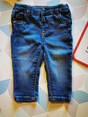 D1367 - jeans garçon 9 mois