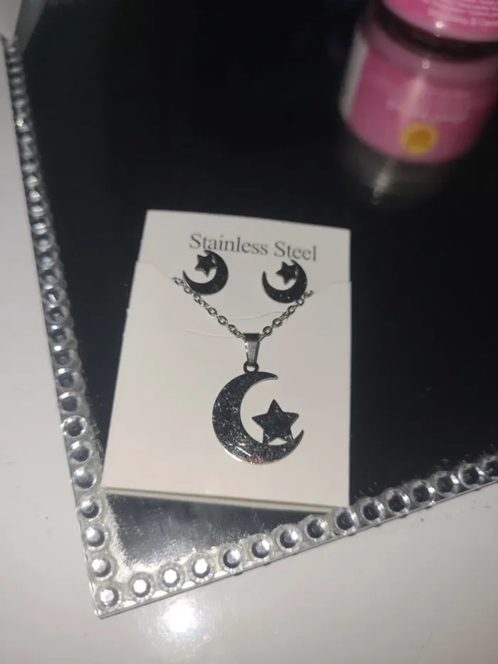 Ensemble chaîne pendentif + boucle d'oreille