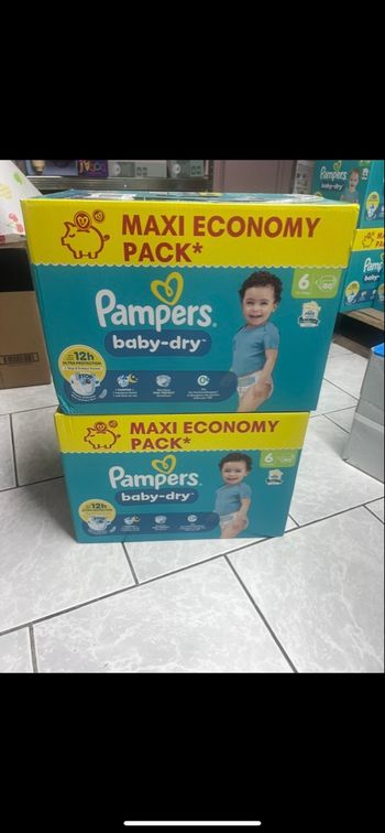 160 couches Pampers taille 6