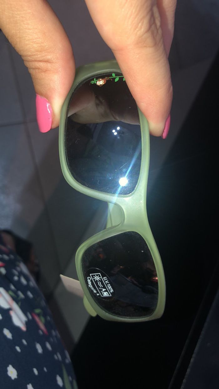 Lunette de soleil garçon kaki - photo numéro 3