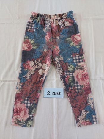 Pantalon noir motif fleur multicolors taille 2 ans/24 mois