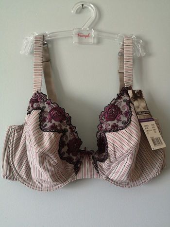 Soutien-gorge sans complexe. Taille 100  E.  Neuf avec étiquette.