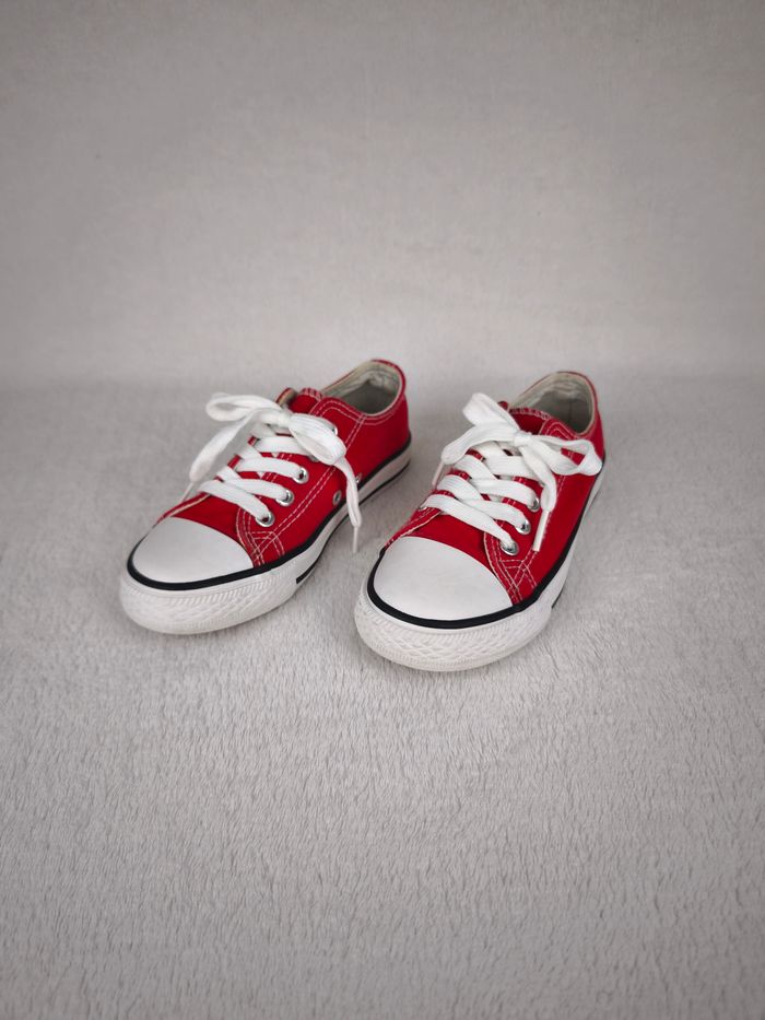 Sneakers rouge et blanche mixte pointure 31 - photo numéro 2
