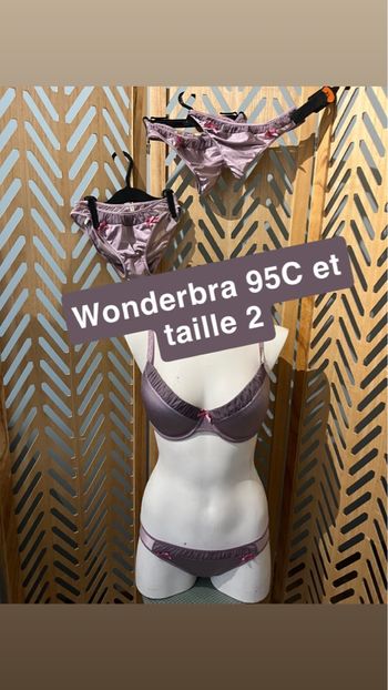 Ensemble lingerie Wonderbra 95C et taille 2