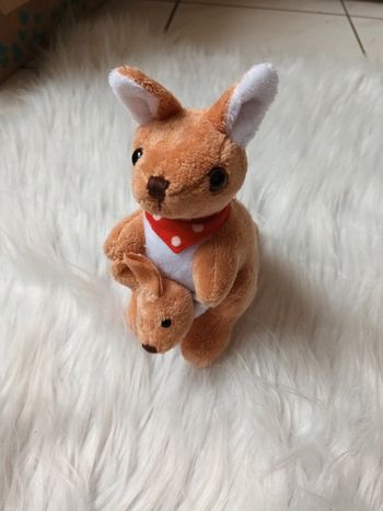 Peluche kangourou