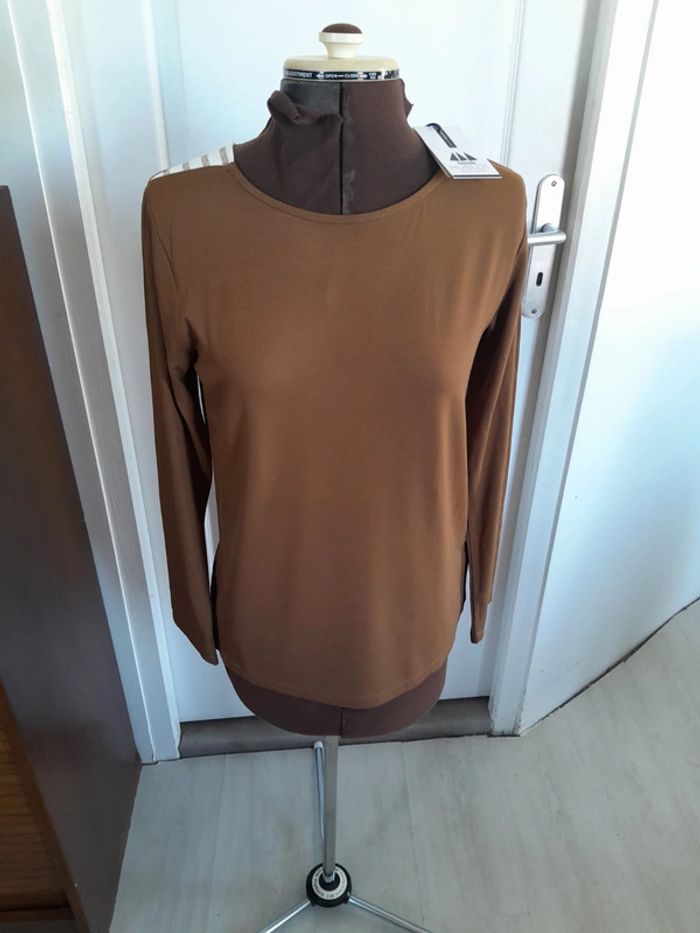 Tres beau Tee shirt manche longue Hublot modèle ambre
