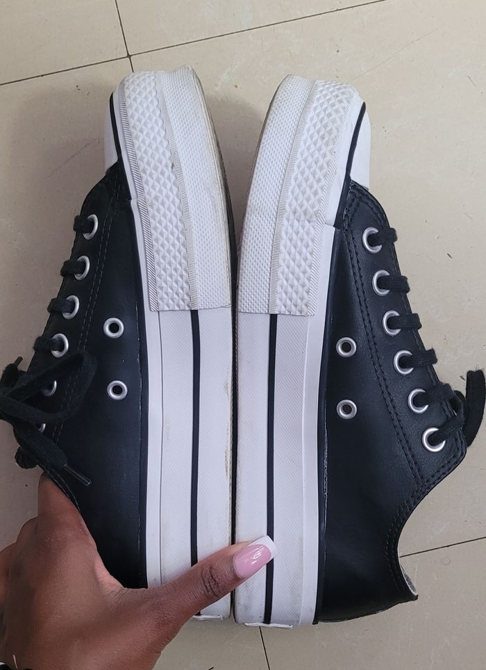 Converses basses platforme cuir noir - photo numéro 7