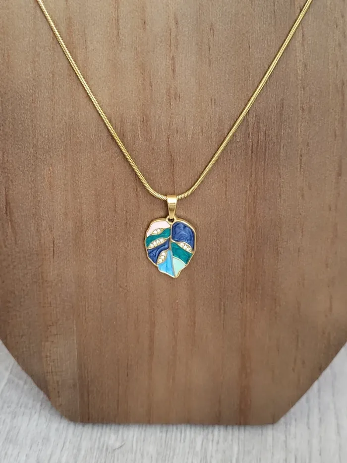 Collier pendentif en acier inoxydable avec feuille bleu 50-55 cm - photo numéro 4