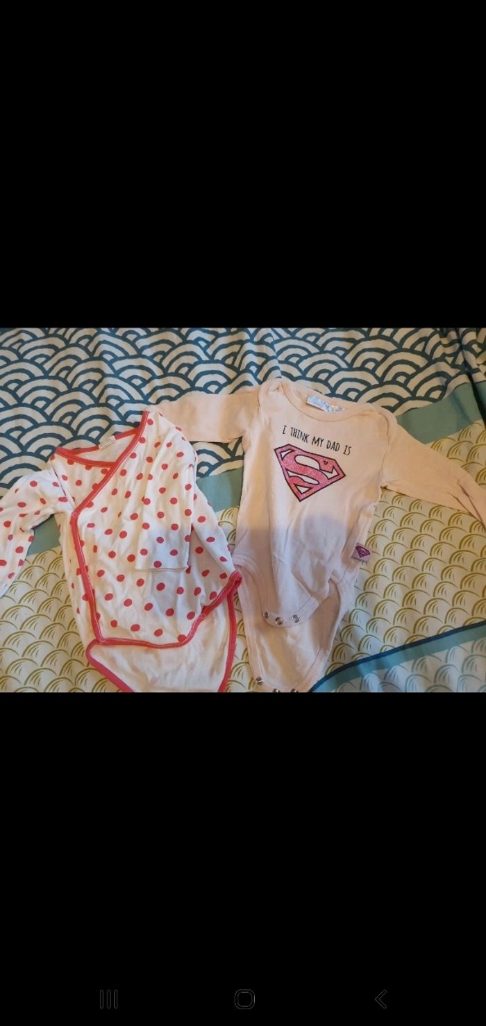 2 bodys manches longues + 1 Pyjama 6 mois - photo numéro 2