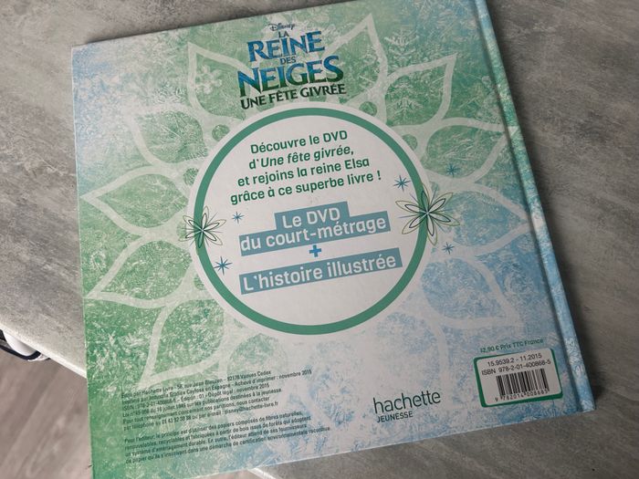 livre la reine des neiges une fête givrée l'histoire + le DVD du court-métrage - photo numéro 4