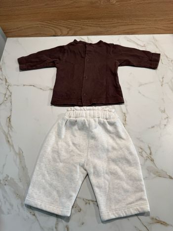 Ensemble tenue c’est qui le plus beau tape à l’œil petit Kimbaloo 1 mois t shirt pantalon très bon 