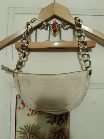 sac à main crème anse en métal Doré Zara.