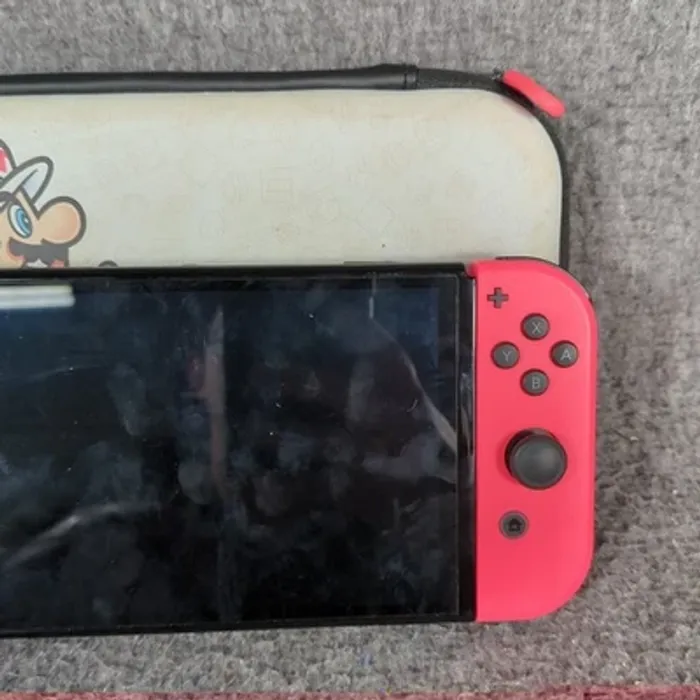 Nintendo Switch OLED - photo numéro 4