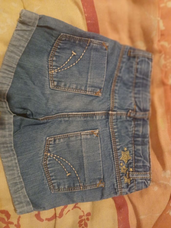 Short fille  4 ans