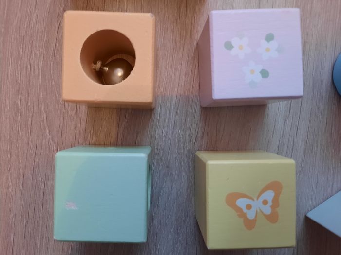 Jeux de construction avec blocs sensoriels - photo numéro 11